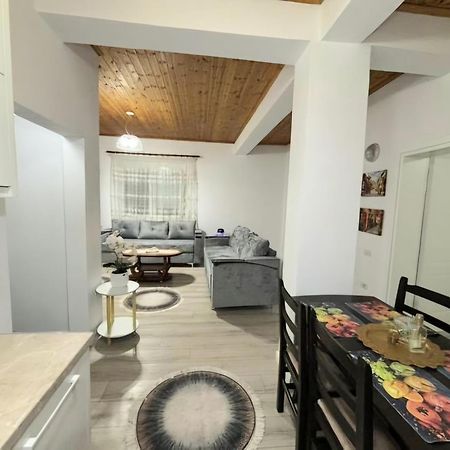 Villa Likaj بيرات المظهر الخارجي الصورة